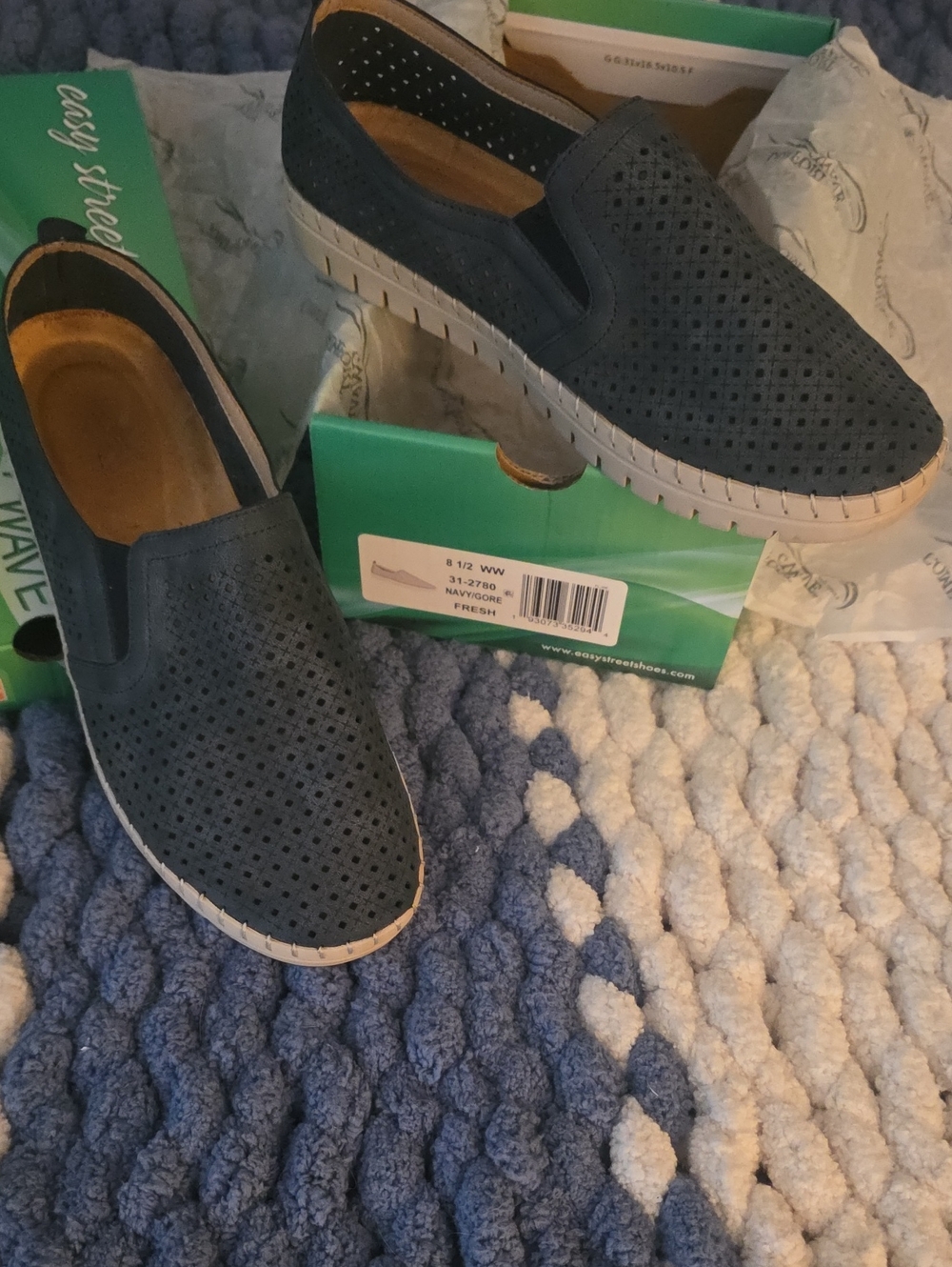 Easy Street Fresh Perforated Slip-On Flats Navy Size 8.5 WW NWT